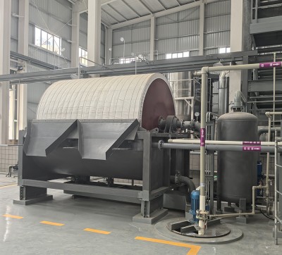 Diskuse o použití vakuových bubnových filtrů při výrobě fluoridu sodného.