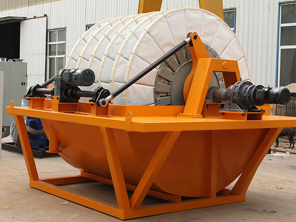 Rotární vakuový diskový filtr