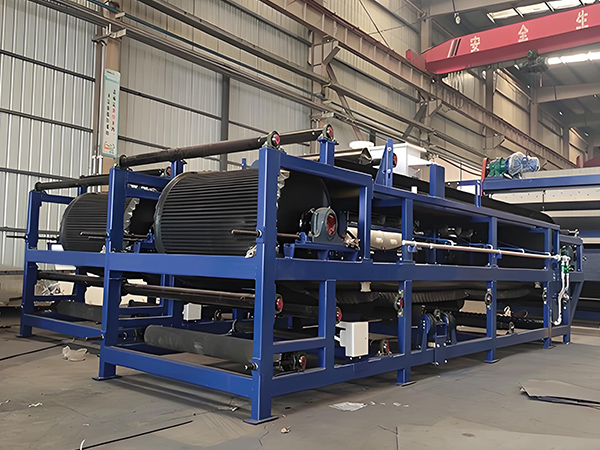 Filtr vakuového pásu