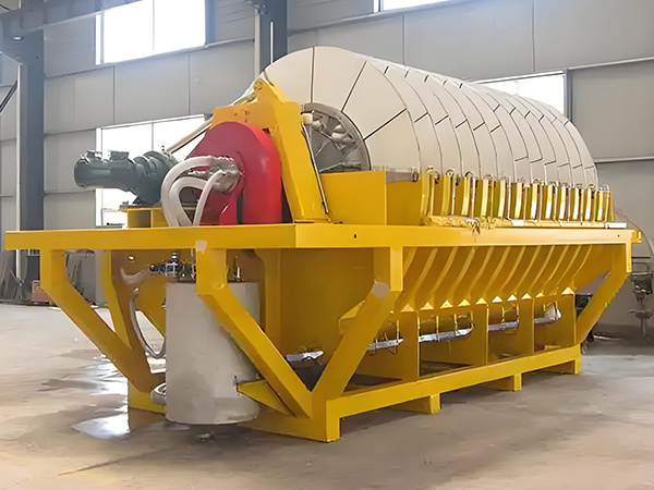 Vakuový keramický filtr