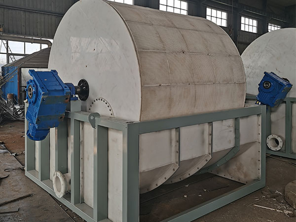 Kontinuální rotační vakuový filtr